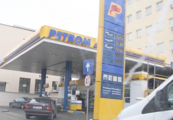 Petrom a scumpit benzina şi motorina